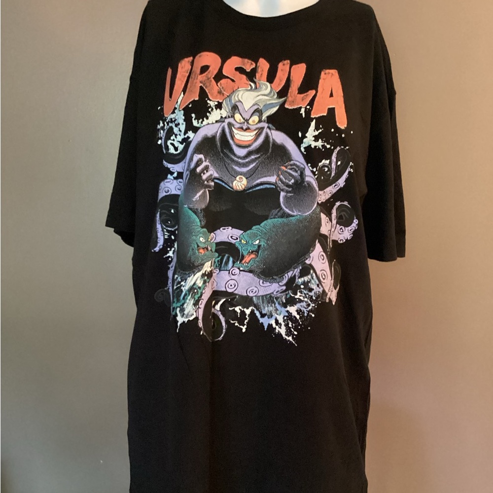 Ursula T-Shirt